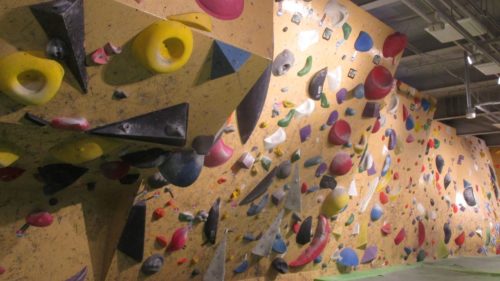 大阪府のクライミング施設「クライミングバム 大阪店」